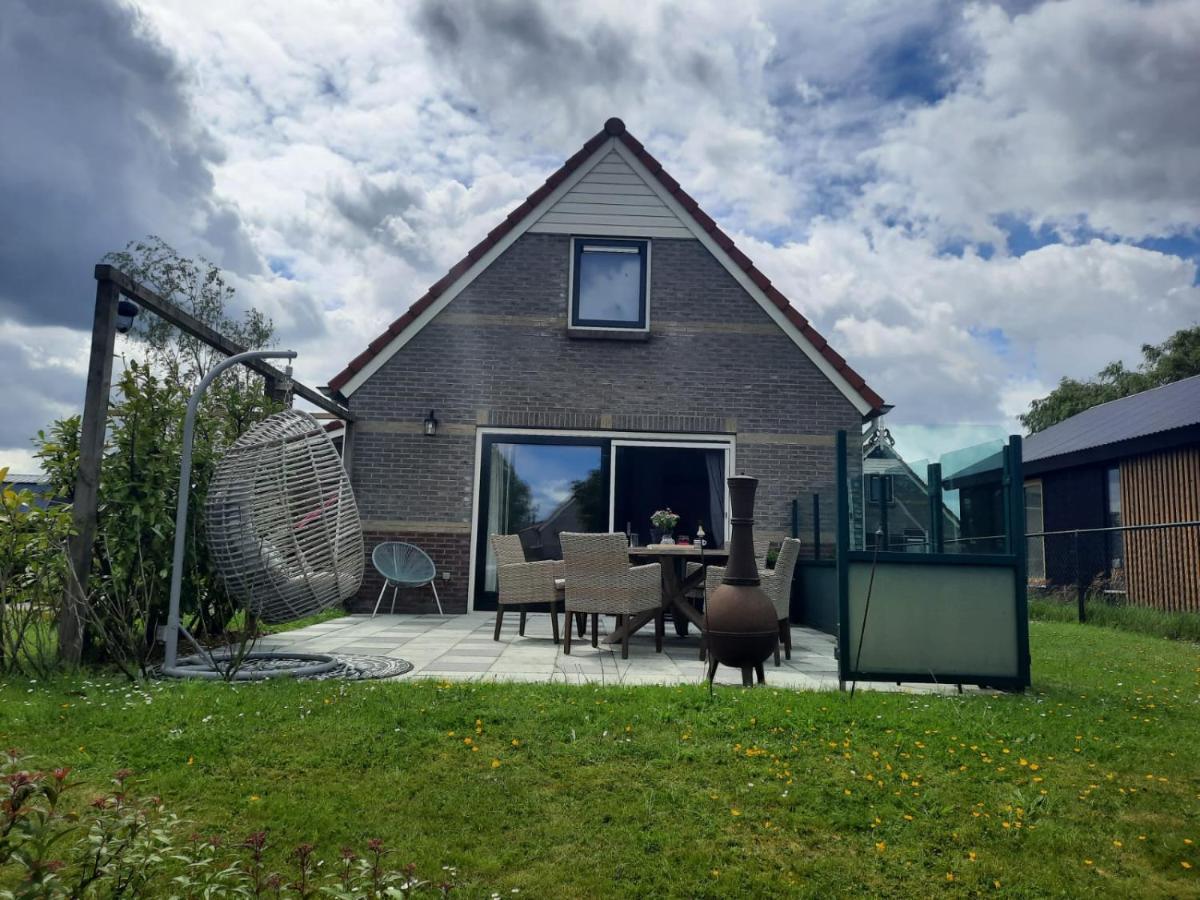 Waterhuis Friesland Oudwoude Exterior photo