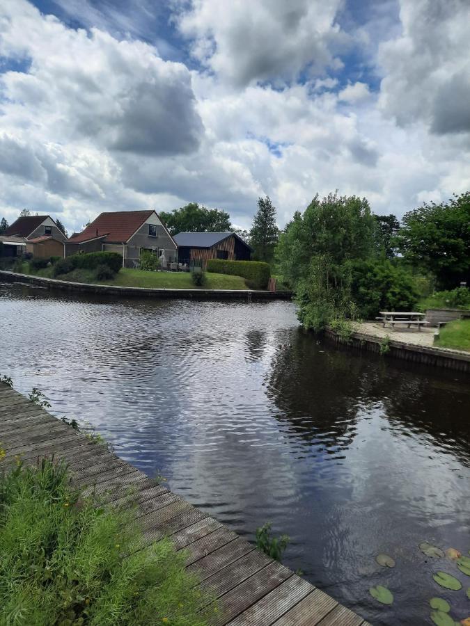Waterhuis Friesland Oudwoude Exterior photo