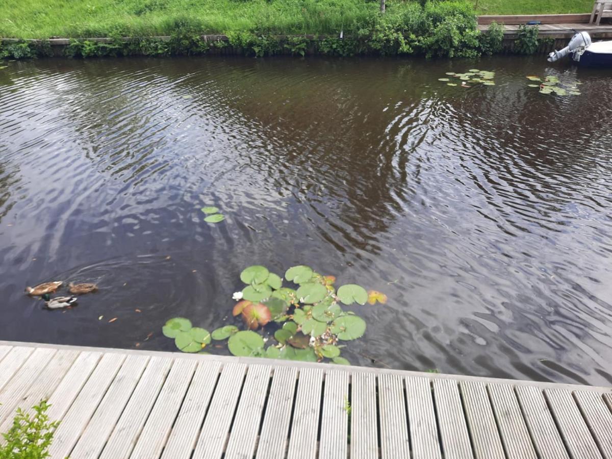 Waterhuis Friesland Oudwoude Exterior photo